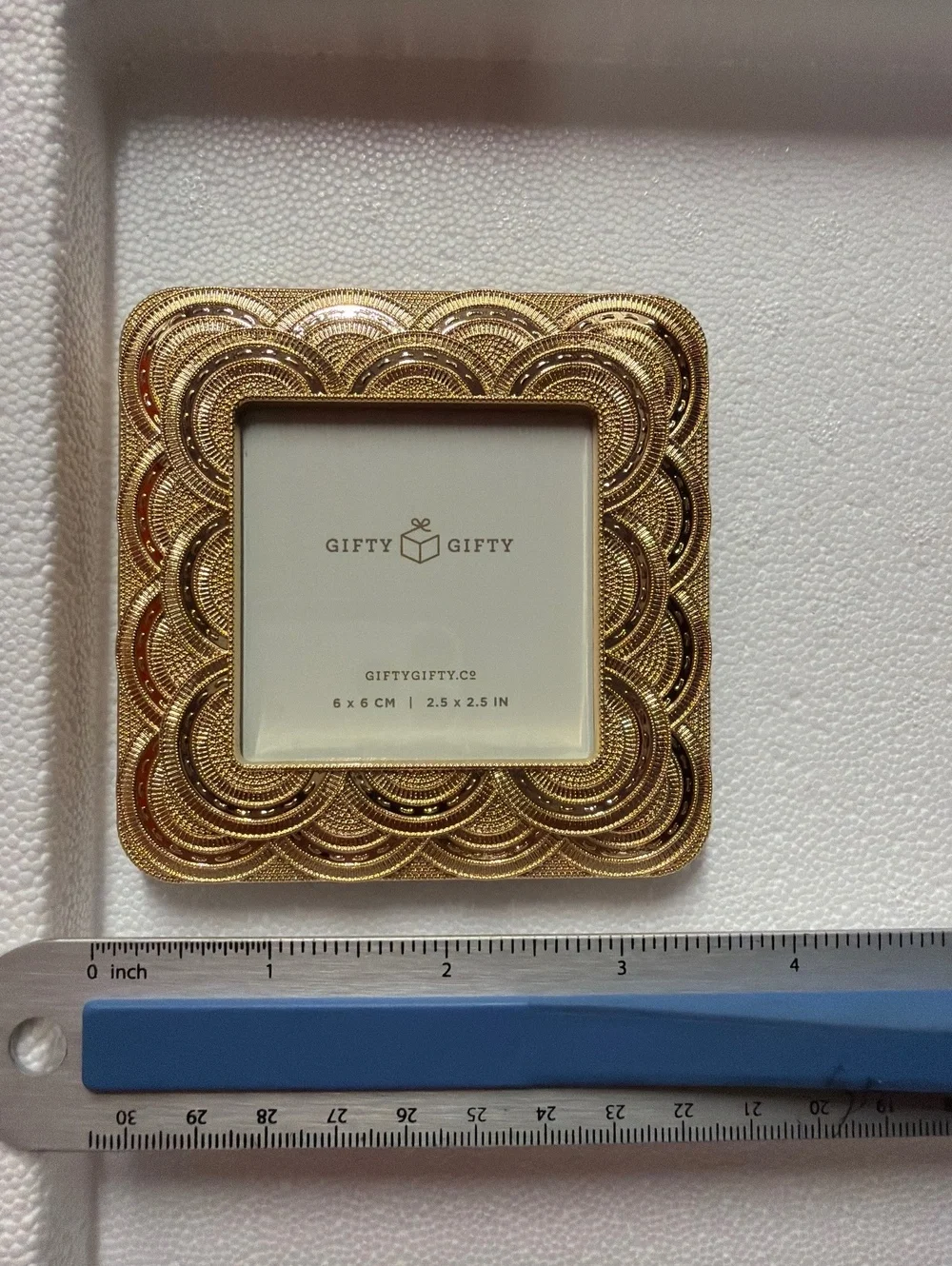 Set of 2 Decorative Gold-tone Photo Frames with Intricate Designs